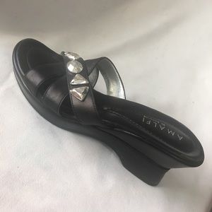 AMALFI black leather shoes women’s sandals size 7M